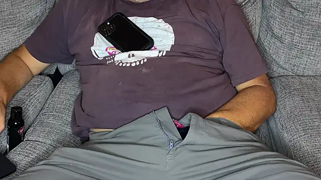 Snapshot of MikeHonchosFeet chatting on August 4, 2026, 10:58 pm MikeHonchosFeet online show from August 4, 2026, 10:58 pm
