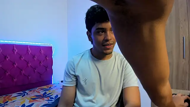 Snapshot of rynar_23 chatting on April 9, 2026, 12:44 pm rynar 23 online show from April 9, 2026, 12:44 pm