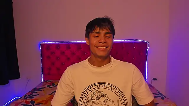 Snapshot of skinny_sam chatting on April 12, 2026, 4:05 am skinny sam online show from April 12, 2026, 4:05 am