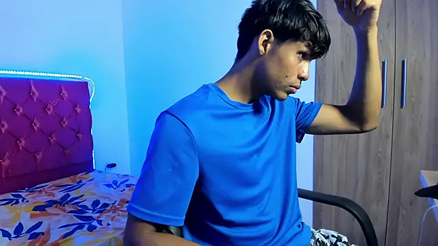 Snapshot of skinny_sam chatting on April 10, 2026, 2:51 am skinny sam online show from April 10, 2026, 2:51 am