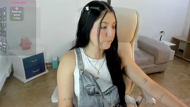 Snapshot of Celestee_21 chatting on April 16, 2026, 7:58 pm Celestee 21 online show from April 16, 2026, 7:58 pm