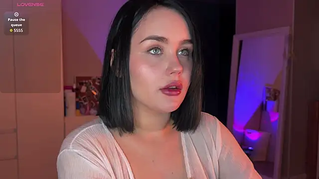 Snapshot of lola_raze chatting on April 22, 2026, 7:31 pm lola raze online show from April 22, 2026, 7:31 pm