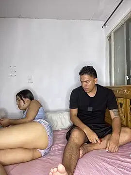 Snapshot of lisa_and_lian chatting on April 10, 2026, 11:12 pm lisa and lian online show from April 10, 2026, 11:12 pm