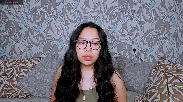 Zlata lee online show from May 8, 2026, 2:04 am
