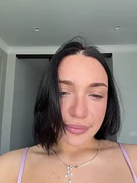 Snapshot of LucyHotty_ chatting on April 23, 2026, 7:37 am LucyHotty online show from April 23, 2026, 7:37 am
