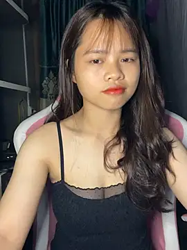 mayha11 online show from April 18, 2026, 1:46 pm