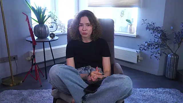 AgathaCarra online show from April 12, 2026, 11:13 am