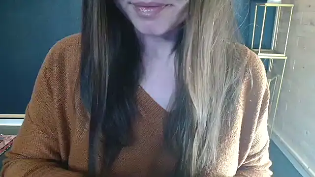 NicoleLove  online show from May 22, 2026, 7:06 am