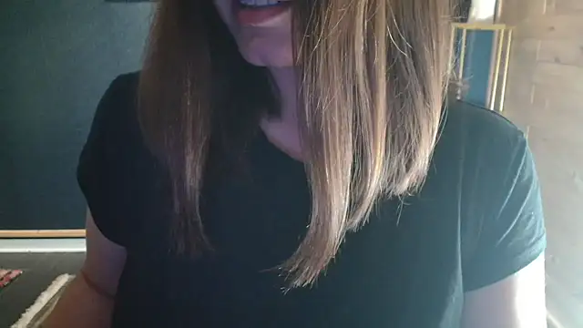 Snapshot of NicoleLove_ chatting on June 25, 2026, 5:34 am NicoleLove online show from June 25, 2026, 5:34 am