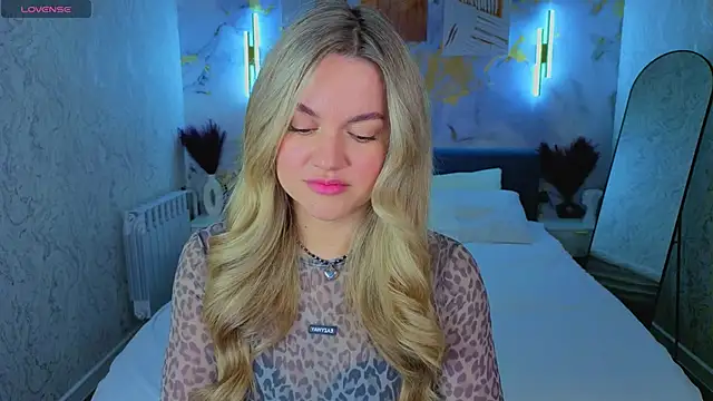 Jennifer Perezz online show from May 21, 2026, 5:10 pm