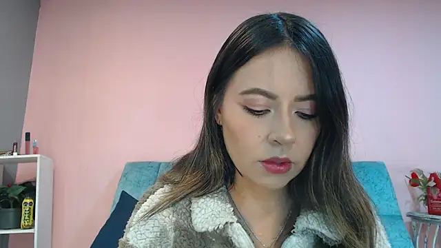 SalomeMartinez  online show from May 6, 2026, 1:15 pm