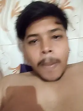 kdboy04 online show from April 14, 2026, 7:13 am