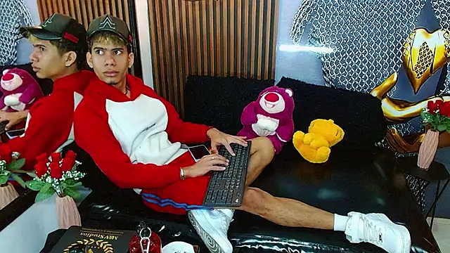 Snapshot of Skinny_cute_Alyer chatting on June 24, 2026, 2:21 am Skinny cute Alyer online show from June 24, 2026, 2:21 am