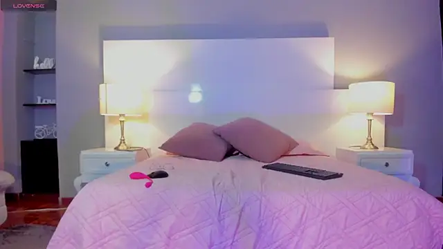 Snapshot of Aliss_Taylor1 chatting on April 13, 2026, 12:20 pm Aliss Taylor1 online show from April 13, 2026, 12:20 pm