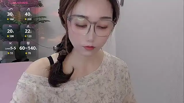 Snapshot of Yunxi- chatting on May 7, 2026, 2:05 am Yunxi- online show from May 7, 2026, 2:05 am