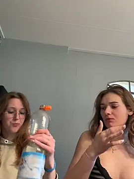 Snapshot of SweetNatalie699 chatting on April 10, 2026, 3:41 pm SweetNatalie699 online show from April 10, 2026, 3:41 pm