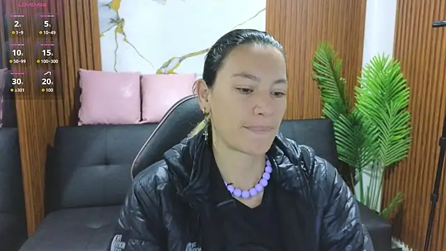 Snapshot of alonddra_tay chatting on June 28, 2026, 11:49 am alonddra tay online show from June 28, 2026, 11:49 am