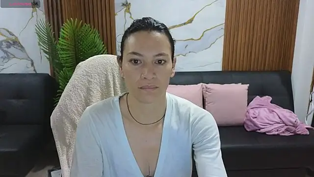 Snapshot of alonddra_tay chatting on June 9, 2026, 11:33 am alonddra tay online show from June 9, 2026, 11:33 am