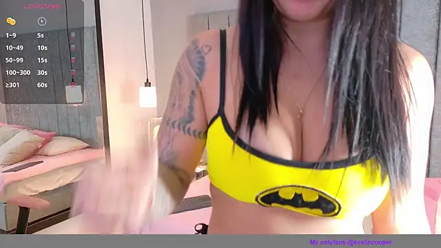 Snapshot of _evelin_cooper chatting on April 21, 2026, 10:05 pm evelin cooper online show from April 21, 2026, 10:05 pm