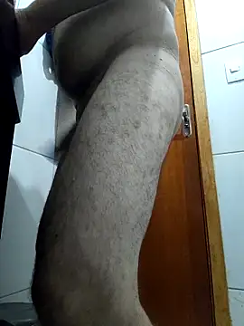 Fofinho44 online show from April 28, 2026, 10:36 pm