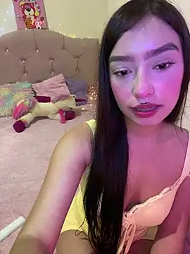 Miakittyyy online show from April 22, 2026, 2:13 pm