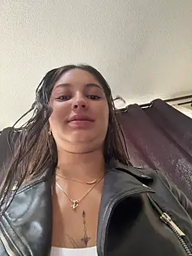 Lucyfer-fire online show from May 25, 2026, 11:20 am