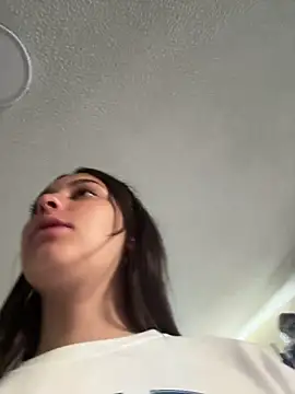 Lucyfer-fire online show from April 20, 2026, 11:24 am