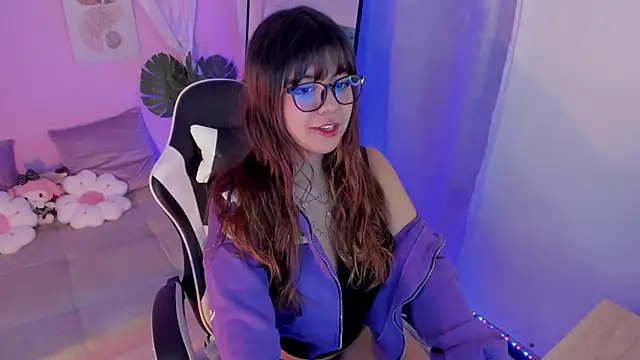 honey m00n online show from June 12, 2026, 7:11 pm