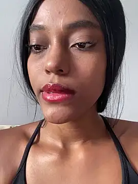 Brunette  Hot XXX online show from April 20, 2026, 9:05 pm