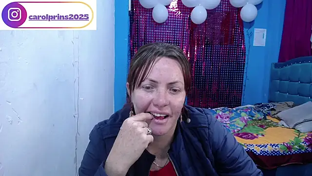 carolinhe26 online show from April 17, 2026, 1:36 pm