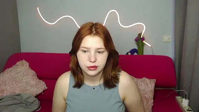 TeonaJ online show from April 13, 2026, 4:49 am