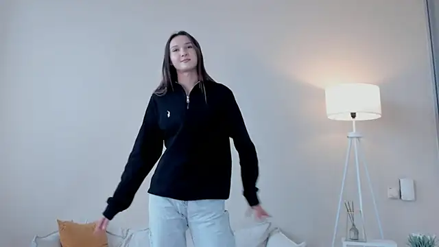 MellieLaliberte online show from April 18, 2026, 11:12 am