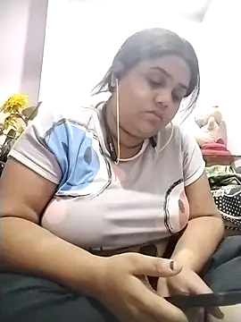 Snapshot of hotsilk21 chatting on May 4, 2026, 7:06 pm hotsilk21 online show from May 4, 2026, 7:06 pm