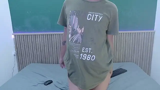 isabellakath online show from April 12, 2026, 12:52 pm