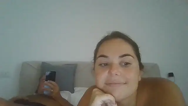 Sanny1609 online show from August 7, 2026, 4:02 pm