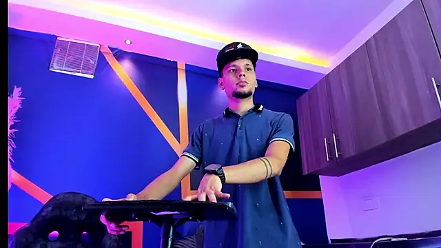 Iam steven  online show from April 30, 2026, 7:37 am