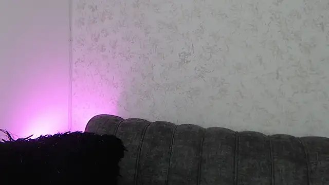 LunaMyers online show from May 6, 2026, 5:39 pm