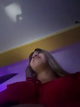 Kimmiebellarie online show from May 3, 2026, 4:28 am