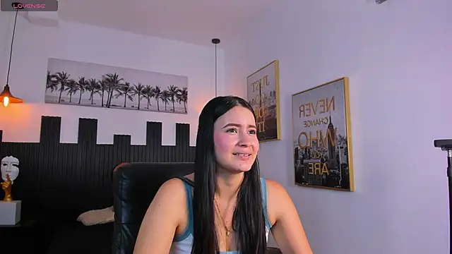 rosaleia  online show from April 14, 2026, 8:03 pm