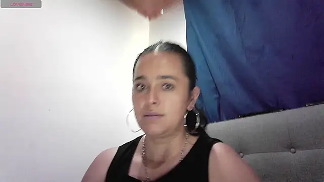 Snapshot of Estefany-magic chatting on July 1, 2026, 5:02 pm Estefany-magic online show from July 1, 2026, 5:02 pm