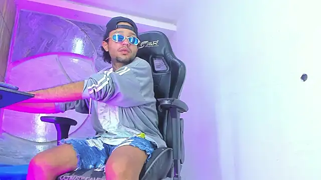 Josh Hot Sex online show from April 13, 2026, 12:31 pm