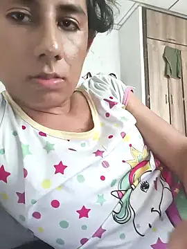 Ericahot3 online show from April 16, 2026, 9:39 pm