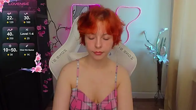InfernoKitten online show from June 5, 2026, 6:52 am