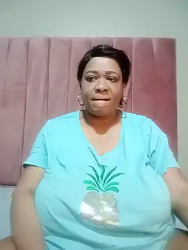 Snapshot of BUSTYQUEEN56_ chatting on June 7, 2026, 4:18 am BUSTYQUEEN56 online show from June 7, 2026, 4:18 am
