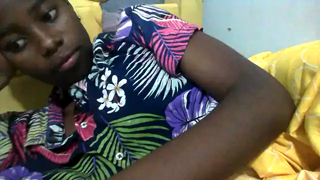 Snapshot of Rerpuss1 chatting on June 16, 2026, 2:44 am Rerpuss1 online show from June 16, 2026, 2:44 am
