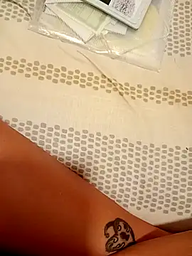 Gabrielaminha online show from April 22, 2026, 5:14 am