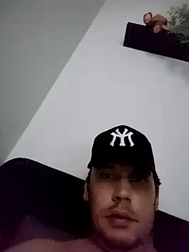 HugoEspada1 online show from April 14, 2026, 5:40 pm