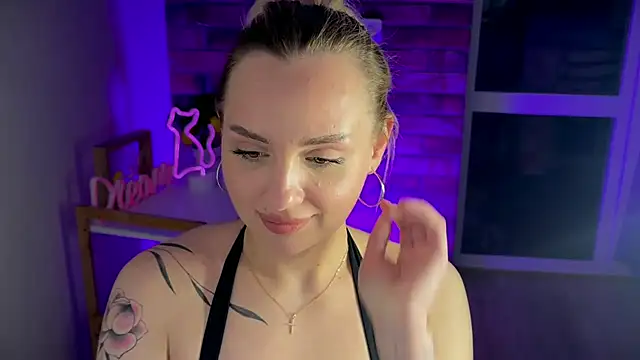 mari grey online show from April 24, 2026, 11:51 pm