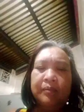 jeanyummytits online show from May 15, 2026, 7:56 pm