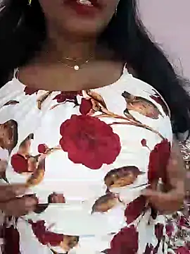 Snapshot of Mayuri-hot chatting on June 21, 2026, 10:04 pm Mayuri-hot online show from June 21, 2026, 10:04 pm